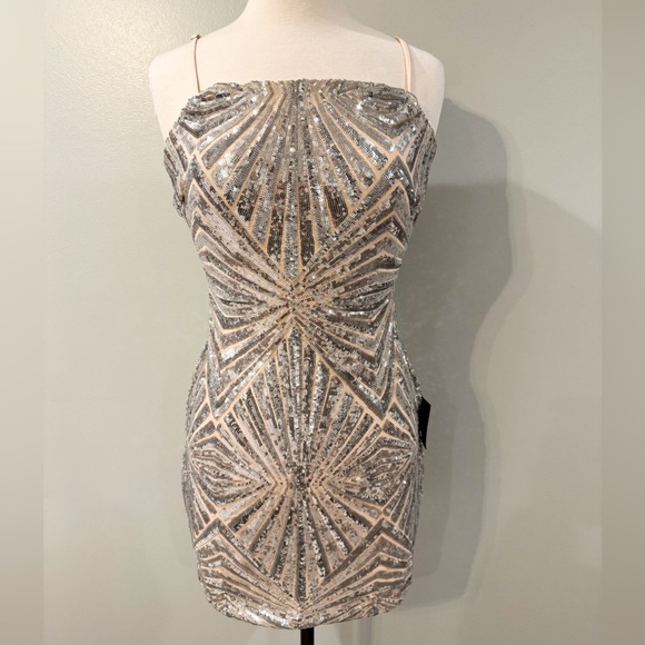 Lulus Dresses & Skirts - Lulus Lost In Your Eyes silver nude sequin bodycon mini dress NWT Small
